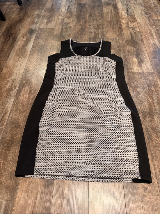 Athleta Dresses & Skirts - Athleta Black and Grey Patterned Panel Midi Dress